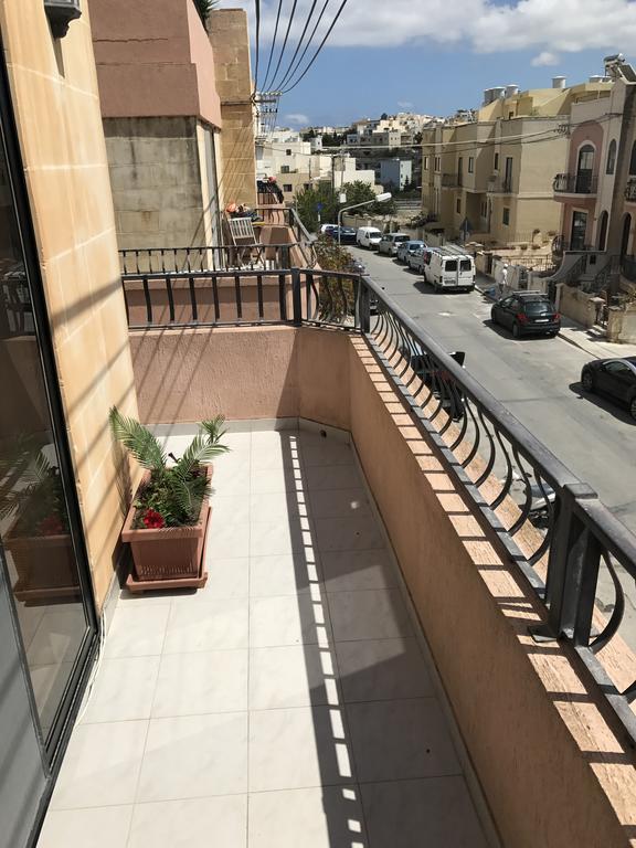 Swieqi Semi Detached Maisonette Сент Джулианс Экстерьер фото