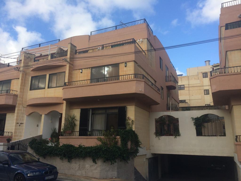 Swieqi Semi Detached Maisonette Сент Джулианс Экстерьер фото